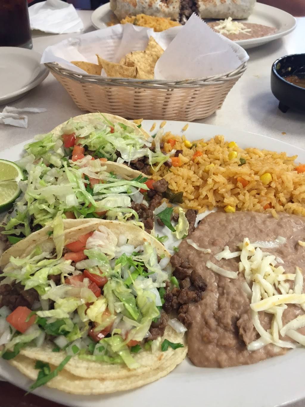 El Sombrero | restaurant | 314 Lincoln Ave, Fox River Grove, IL 60021, USA | 8475164910 OR +1 847-516-4910