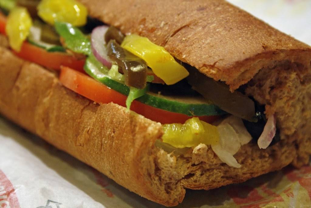 Subway | restaurant | 2115 King Rd #1, King City, ON L7B 1K2, Canada | 9058333030 OR +1 905-833-3030