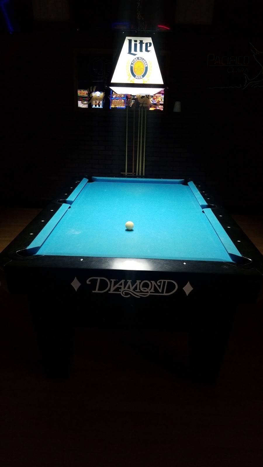 Niccos bar and grill | restaurant | 6300 w Ogden Ave, Berwyn, IL 60402, USA | 7086702042 OR +1 708-670-2042