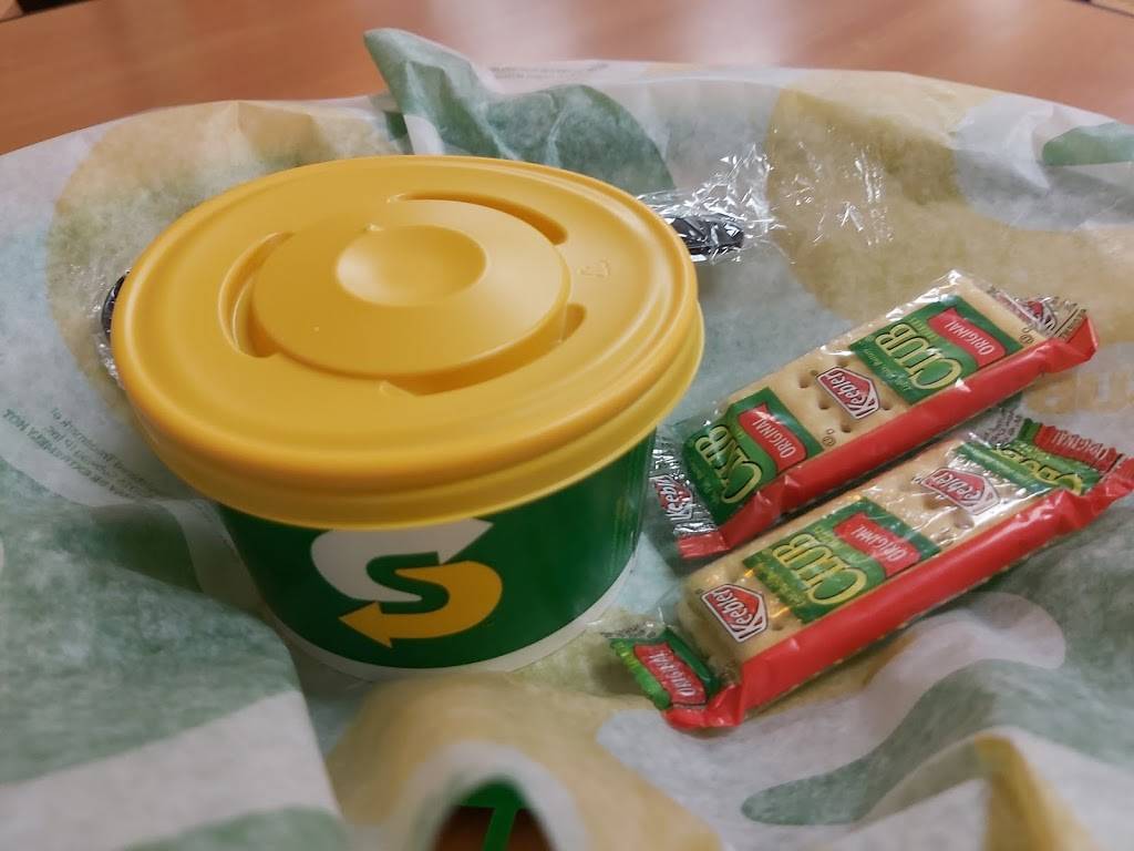 Subway | restaurant | 2795 Collins Ave, Miami Beach, FL 33140, USA | 3053978885 OR +1 305-397-8885