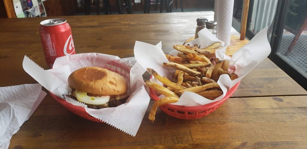 The Region - Handcrafted Hamburgers | restaurant | 2057 W Roscoe St, Chicago, IL 60618, USA | 7738572874 OR +1 773-857-2874