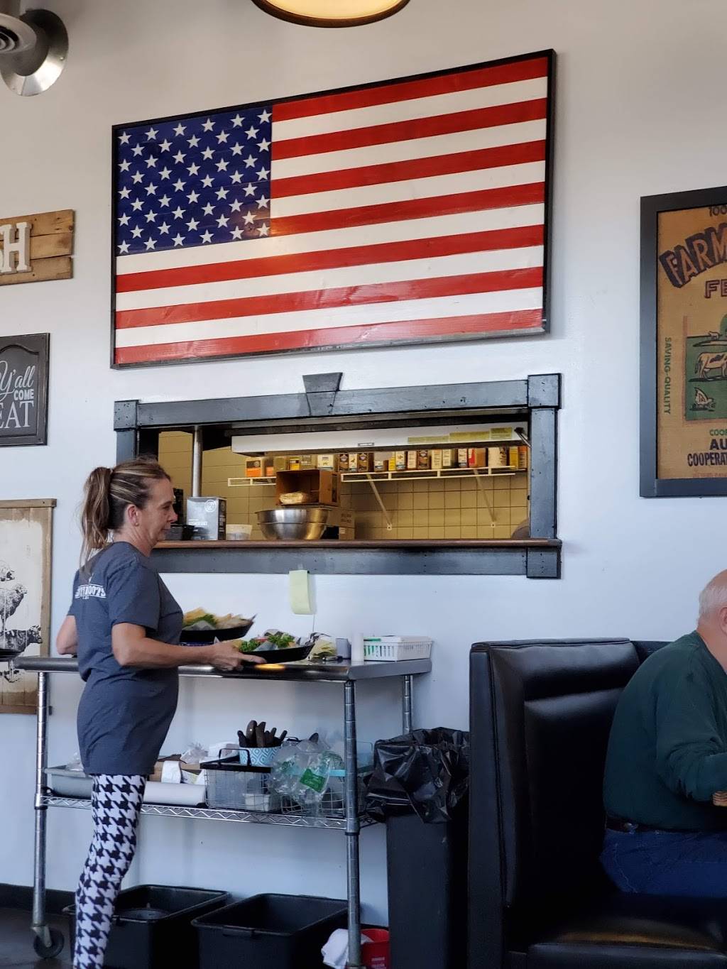 Southern Roots Bar & Grille | restaurant | 350 E Franklin St, Monroe, NC 28112, USA | 7047769556 OR +1 704-776-9556