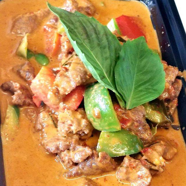 Pinas Thai Kitchen | restaurant | 3214 SE 50th Ave, Portland, OR 97206, USA | 9712581940 OR +1 971-258-1940