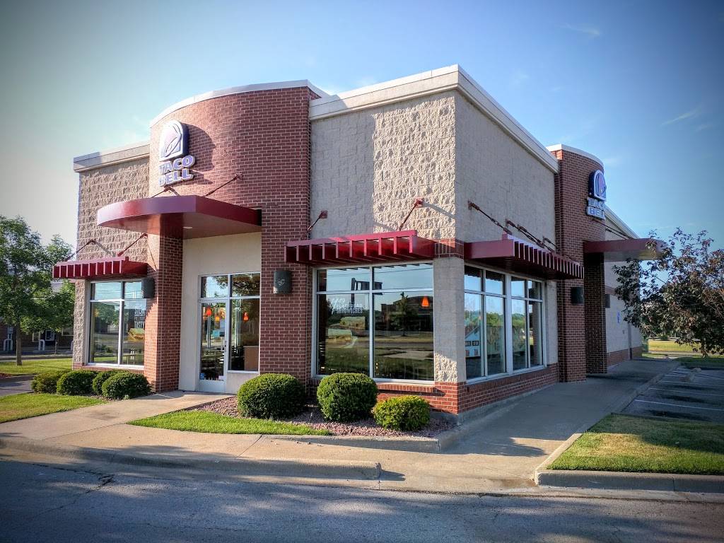 Taco Bell | meal takeaway | 8559 W 135th St, Overland Park, KS 66223, USA | 9136850640 OR +1 913-685-0640