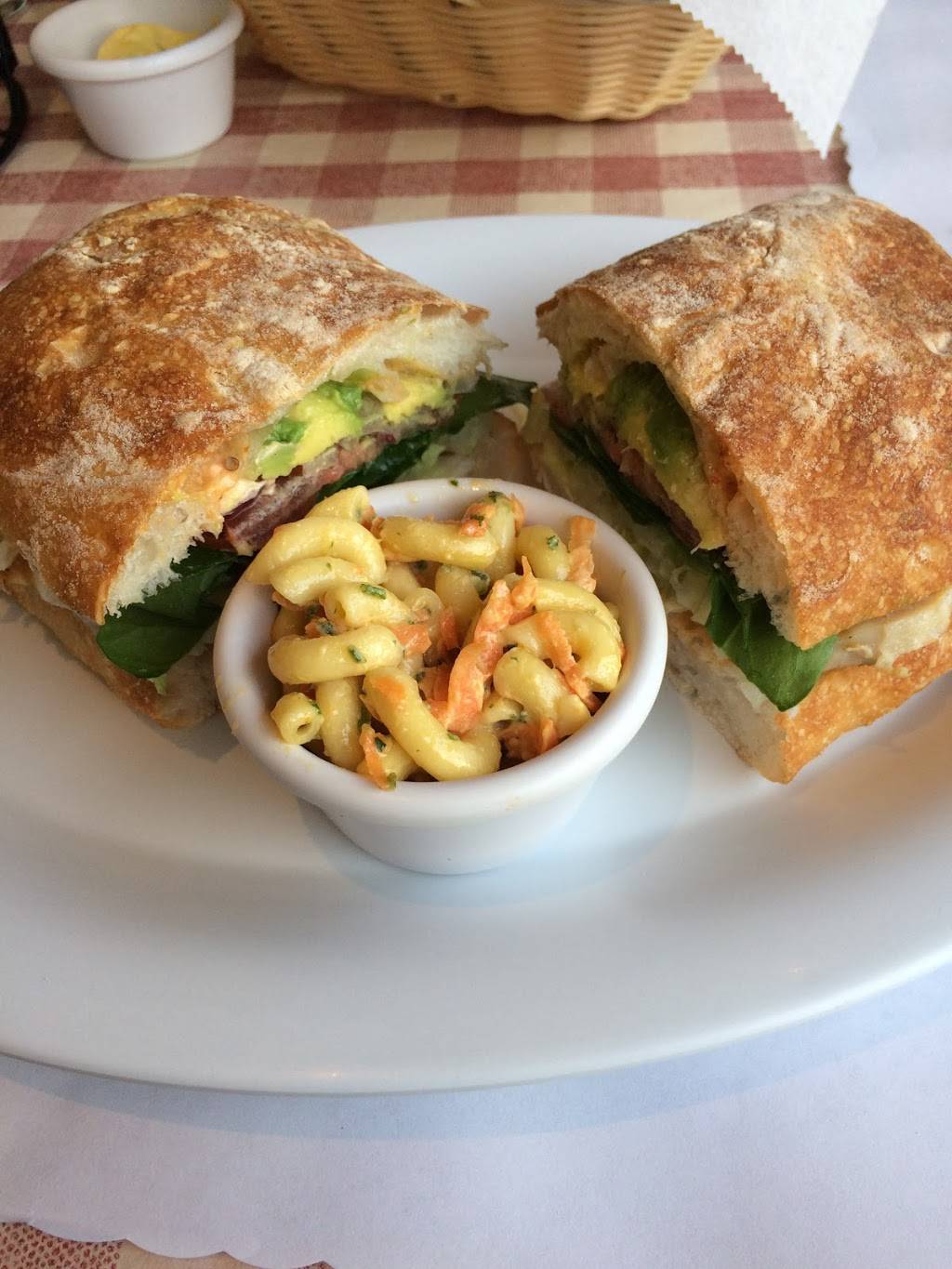 Giuseppis | restaurant | Paseo Ensenada 109, Playas, Terrazas, 22330 Tijuana, B.C., Mexico | 016646311095 OR +52 664 631 1095