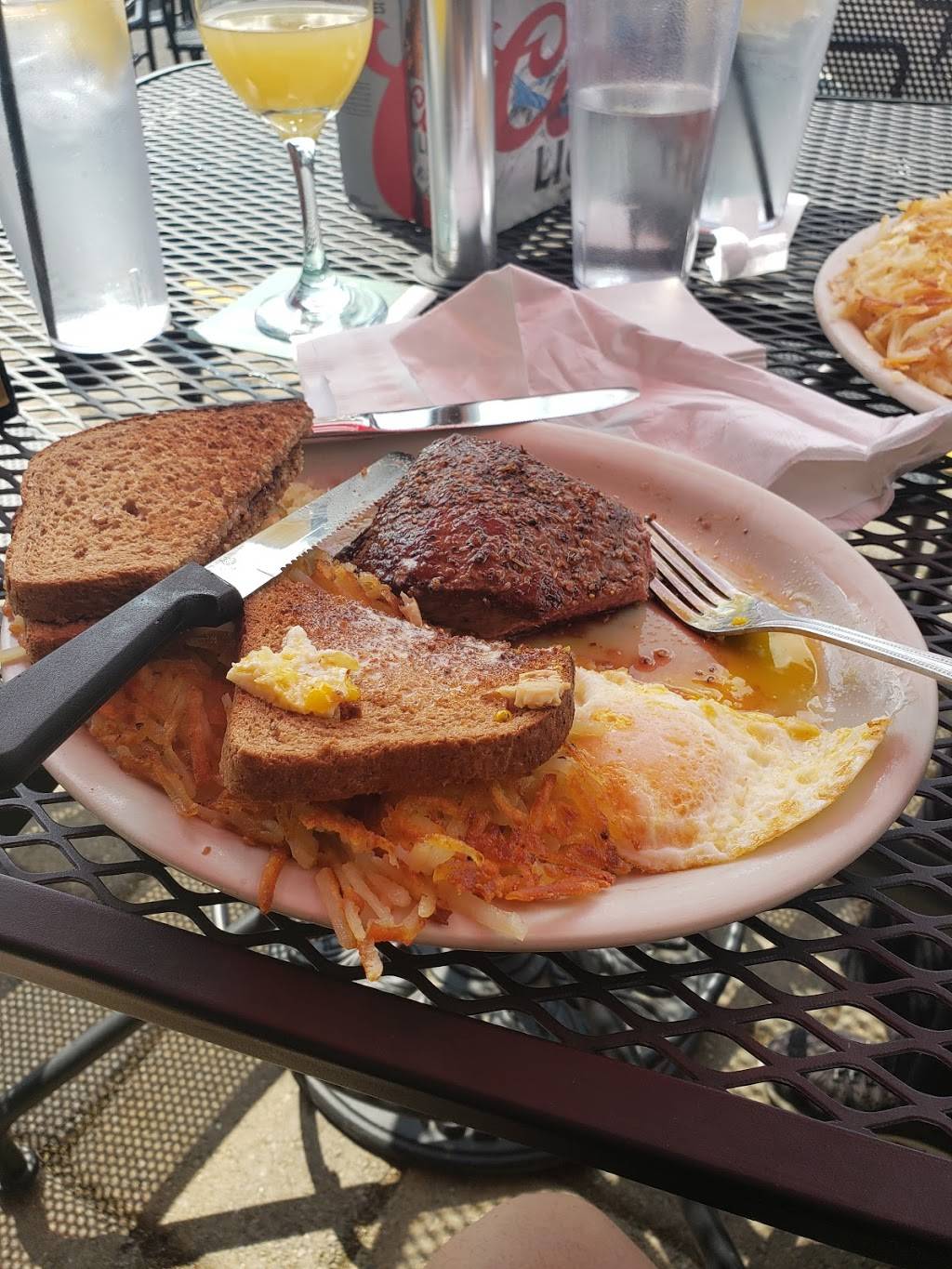 Gaslamp Bar & Grill | restaurant | 1315 NW Mall St, Issaquah, WA 98027, USA | 4253924547 OR +1 425-392-4547