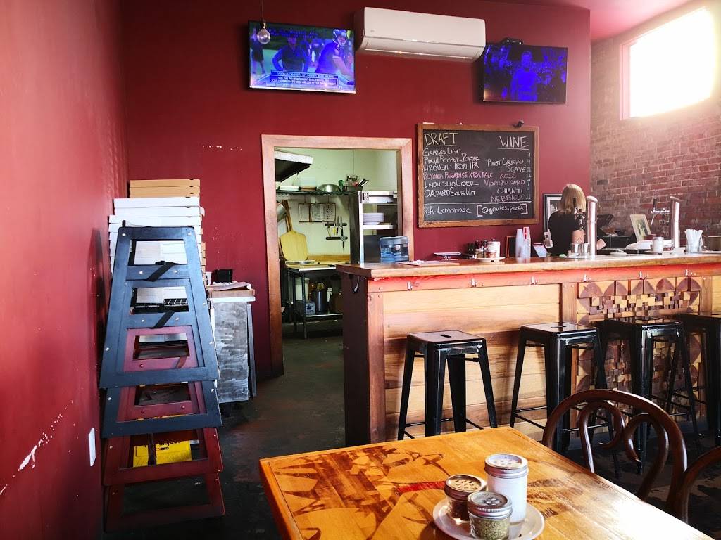 Gracies Pizza | restaurant | 4330 Melrose Ave, Los Angeles, CA 90029, USA | 3236631219 OR +1 323-663-1219