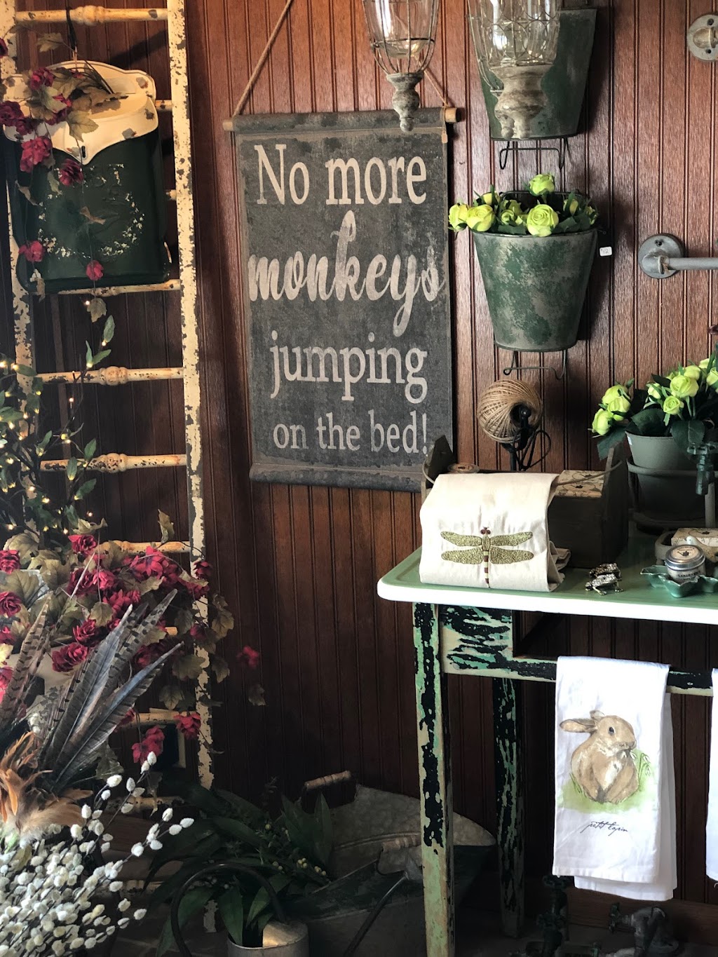 Red Canoe Coffee Co | cafe | 108 State Hwy 70 E, St Germain, WI 54558, USA | 7154799402 OR +1 715-479-9402