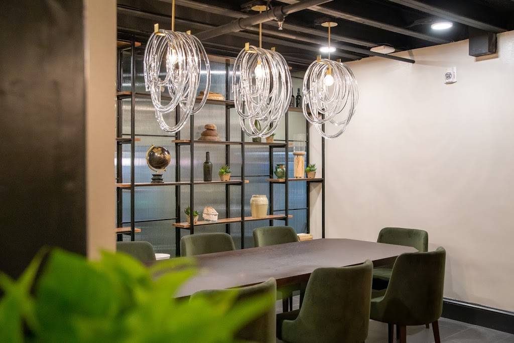 Taproot Tavern | restaurant | 202 High St, Farmville, VA 23901, USA | 4346581400 OR +1 434-658-1400