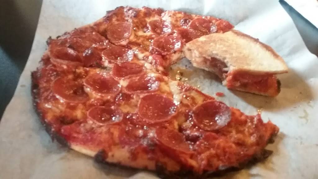 Pats Pizza Dover-Foxcroft | restaurant | 100 E Main St, Dover-Foxcroft, ME 04426, USA | 2075642500 OR +1 207-564-2500