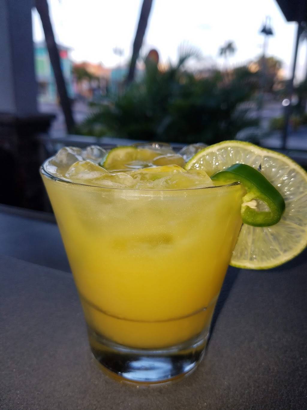 Clearwater Oyster Company | restaurant | 655 S Gulfview Blvd, Clearwater Beach, FL 33767, USA | 7274511134 OR +1 727-451-1134