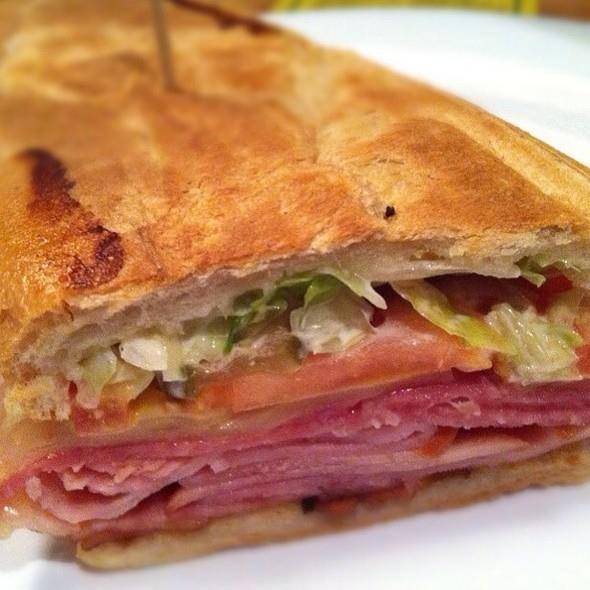 Beef O Bradys | restaurant | 15784 N Dale Mabry Hwy, Tampa, FL 33618, USA | 8139694647 OR +1 813-969-4647