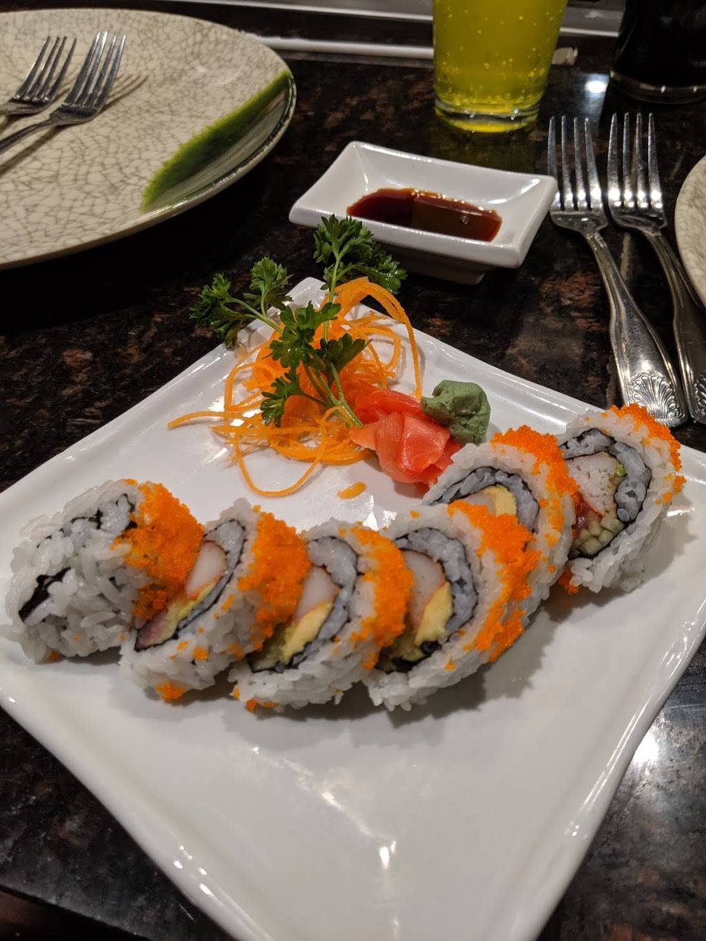 Fujiyama Japanese Cuisine | restaurant | 225 N Giant City Rd, Carbondale, IL 62901, USA | 6185492000 OR +1 618-549-2000