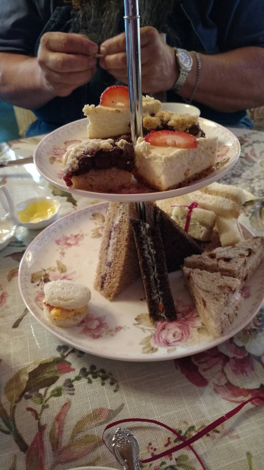 TranquilaTEA Tea Room and Gift Shop | cafe | 117 W Main St, Waynesboro, PA 17268, USA | 7177658327 OR +1 717-765-8327