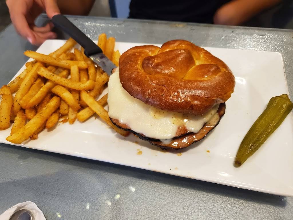 Anchor Allies | restaurant | 357 Independence Blvd, Virginia Beach, VA 23462, USA | 7573094556 OR +1 757-309-4556