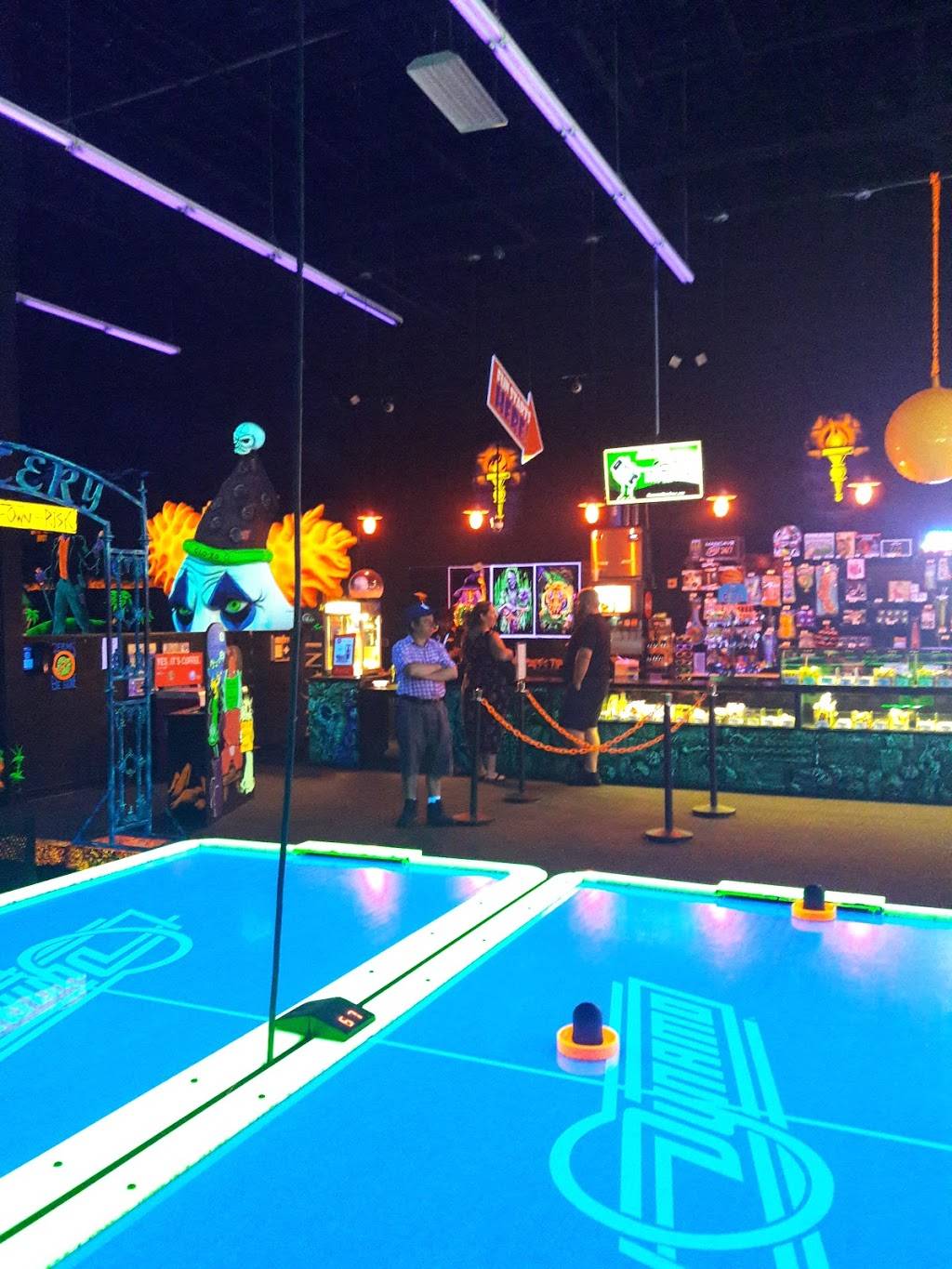 Magnolia Shoppes | shopping mall | 9645 Westview Dr, Coral Springs, FL 33076, USA | 5616302300 OR +1 561-630-2300