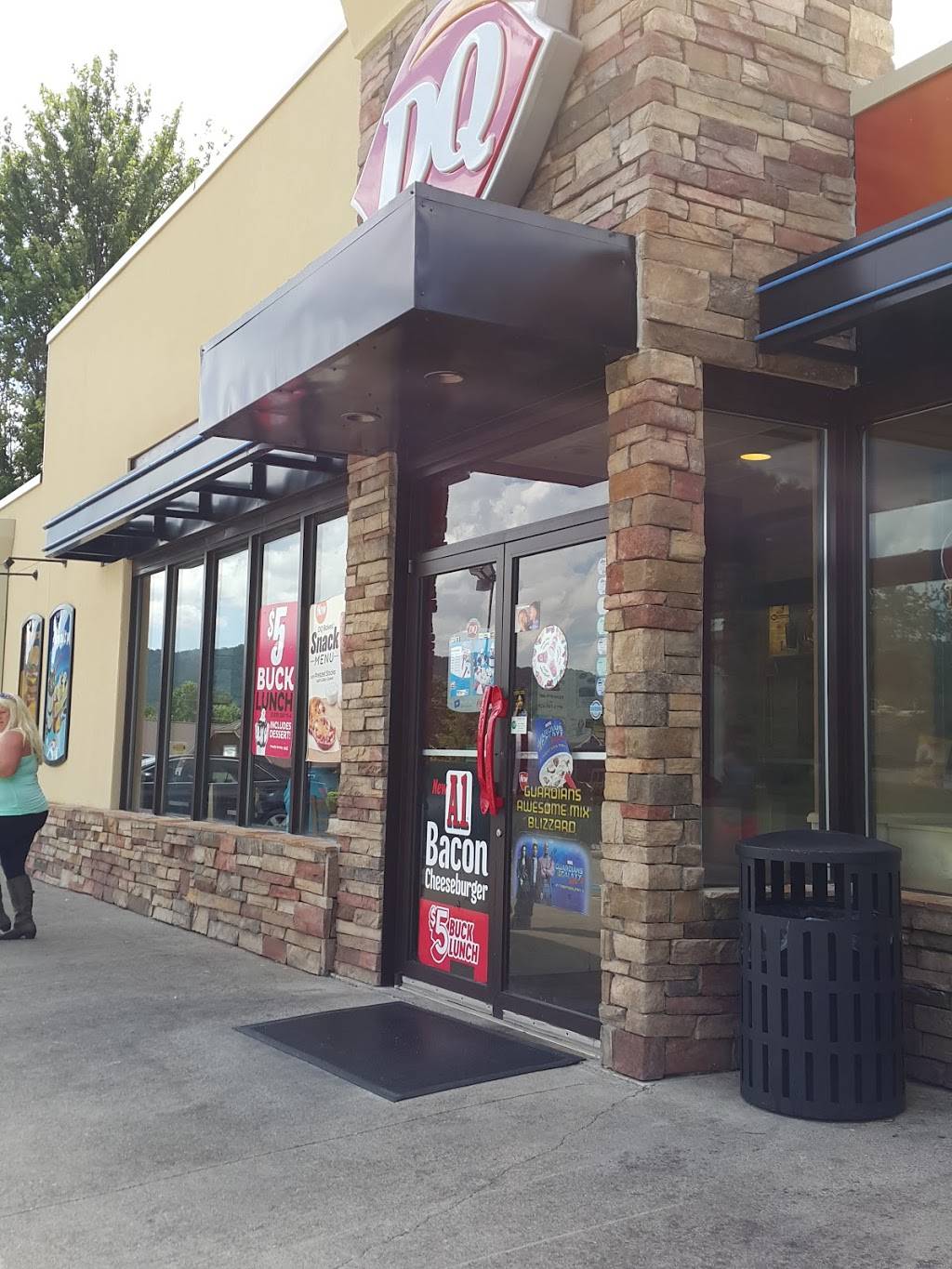 Dairy Queen Grill & Chill | restaurant | 231 S Main St, Hiawassee, GA 30546, USA | 7068968153 OR +1 706-896-8153