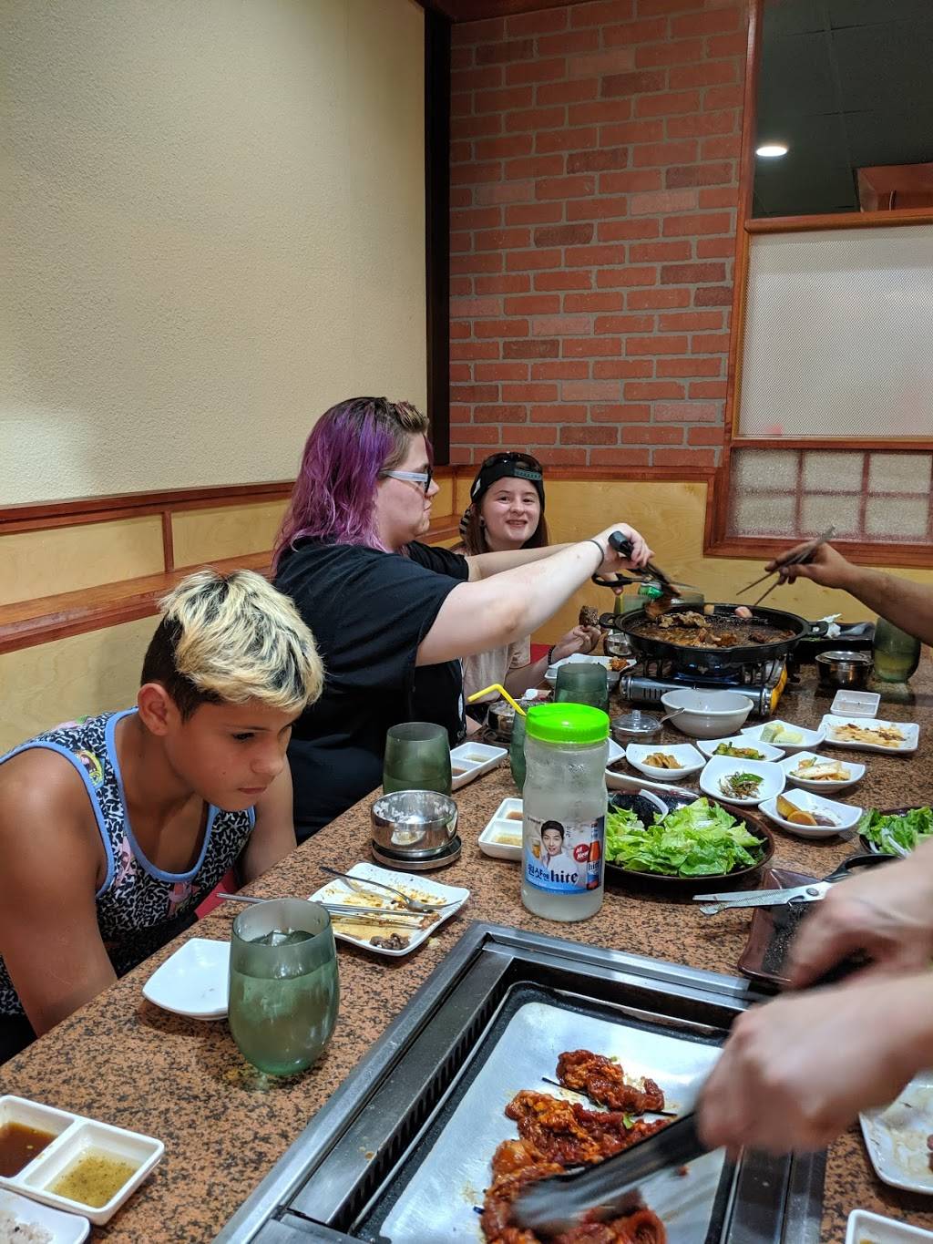 WuJu KBBQ | restaurant | 19400 36th Ave W #102, Lynnwood, WA 98036, USA | 4256722650 OR +1 425-672-2650