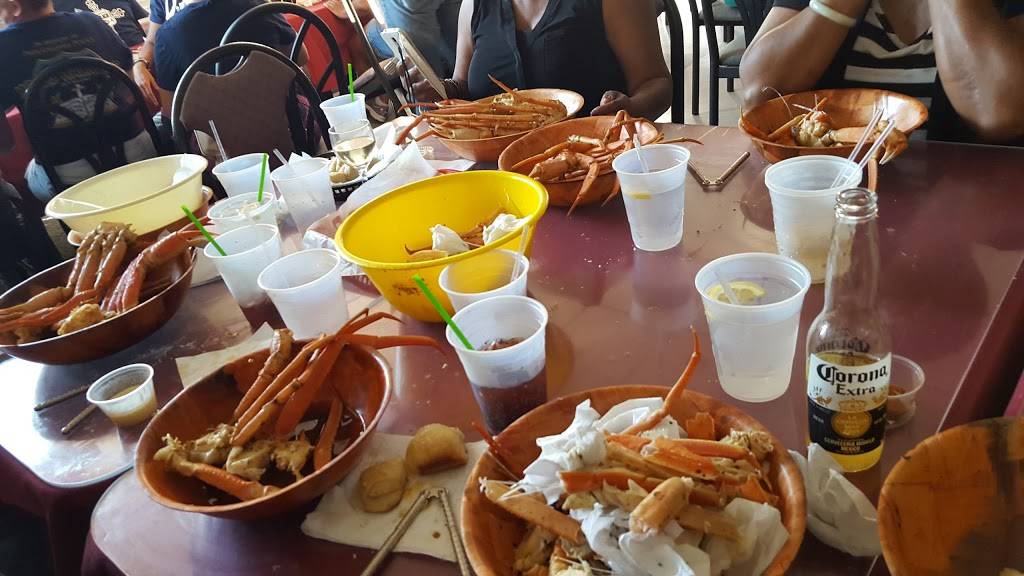 Reales Restaurant & Bar | restaurant | 7233 Frankford Ave, Philadelphia, PA 19135, USA | 2153326374 OR +1 215-332-6374