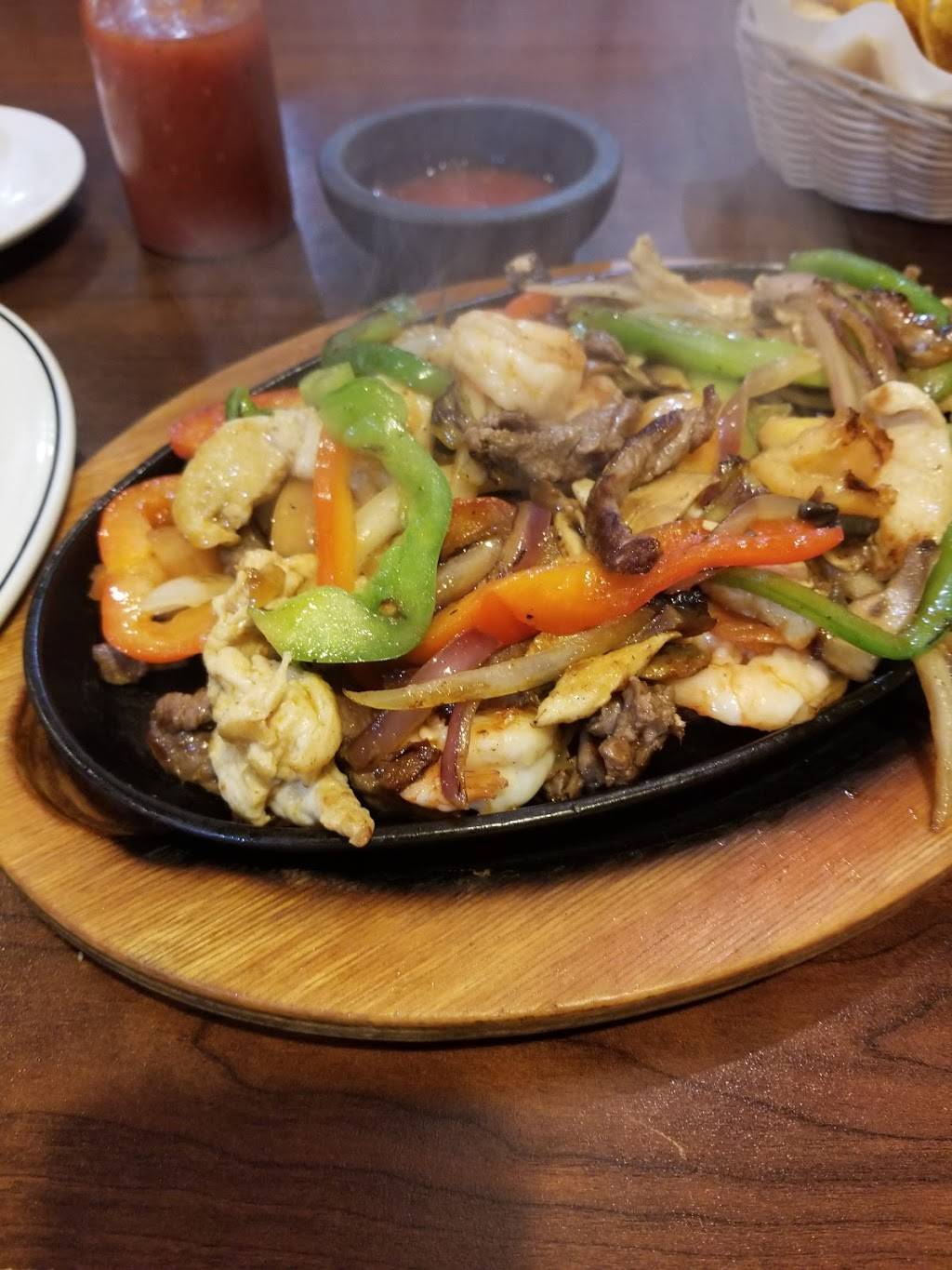 Los Cazadores | restaurant | 637 Ohio Pike, Cincinnati, OH 45245, USA | 5138436195 OR +1 513-843-6195