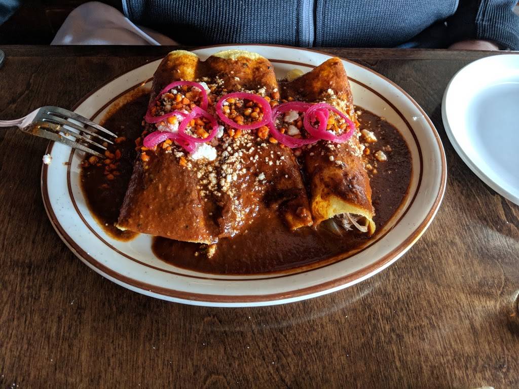 El Carnicero | restaurant | 16918 Detroit Ave, Lakewood, OH 44107, USA | 2162263415 OR +1 216-226-3415