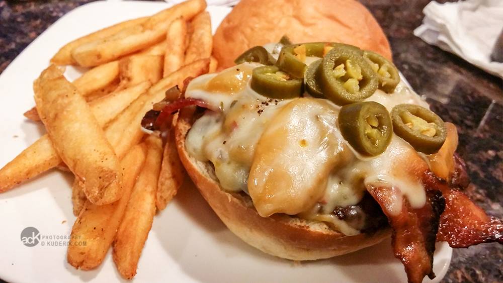 Kavans Tavern Burger Bar | restaurant | 28970 Hayes Rd, Roseville, MI 48066, USA | 5867763500 OR +1 586-776-3500