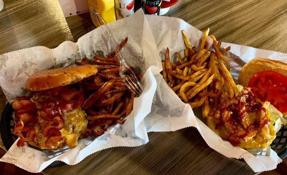 Atomic Johnnys | restaurant | 510 Broad St, Gadsden, AL 35901, USA | 2564595020 OR +1 256-459-5020