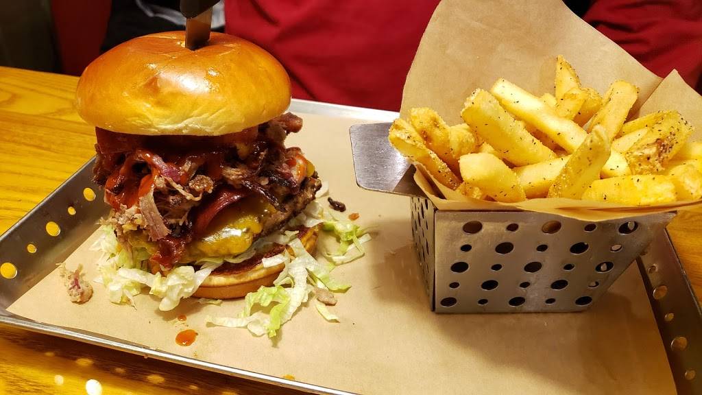 Chilis Grill & Bar | restaurant | 1840 County Road B2 W, Roseville, MN 55113, USA | 6516337718 OR +1 651-633-7718