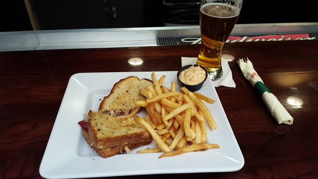 Sam Sneads Tavern | restaurant | Palm Beach International Airport Bldg. 1000, Suite 124, West Palm Beach, FL 33415, USA | 5616830834 OR +1 561-683-0834