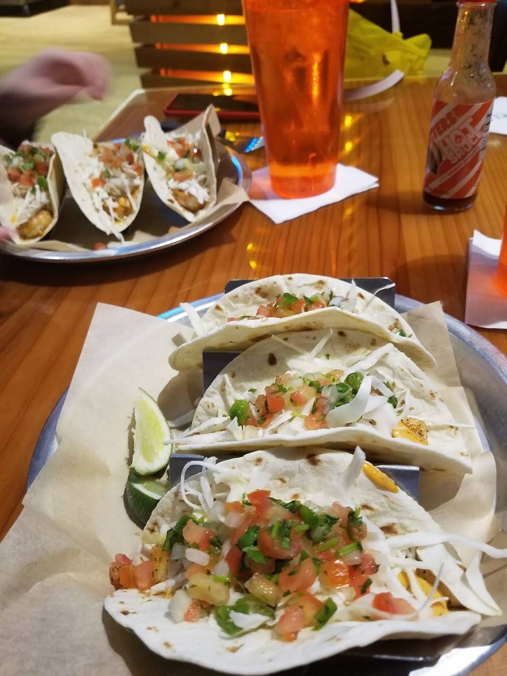 Hooters | restaurant | 404 E Broadway, Bloomington, MN 55425, USA | 9528543110 OR +1 952-854-3110