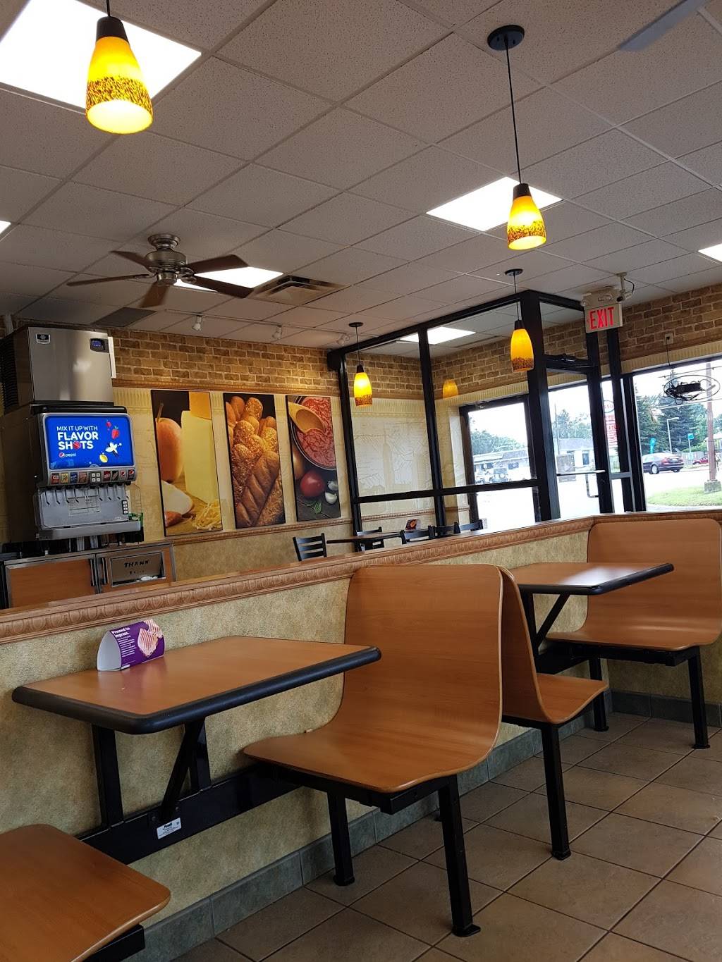 Subway | restaurant | 941 Hamilton Rd Hamilton-Highbury Plaza, Unit 3, London, ON N5Z 1W5, Canada | 5196596864 OR +1 519-659-6864