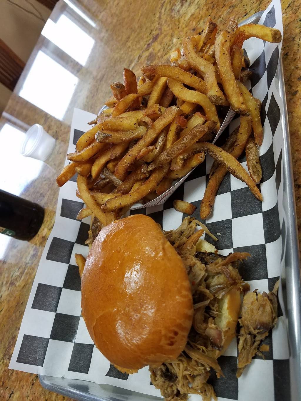 Official BBQ & Burgers | restaurant | 6295 Lyters Ln, Harrisburg, PA 17111, USA | 7175642152 OR +1 717-564-2152