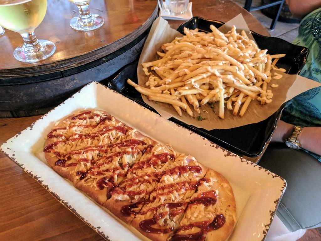 Blakes Tasting Room | restaurant | 17985 Armada Center Rd, Armada, MI 48005, USA | 5867849463 OR +1 586-784-9463