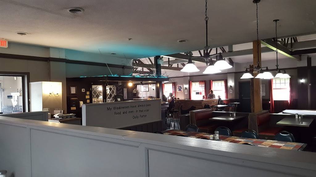 Black Dog Family Restaurant | restaurant | 227 W Front St, Stirling, ON K0K 3E0, Canada | 6133959444 OR +1 613-395-9444