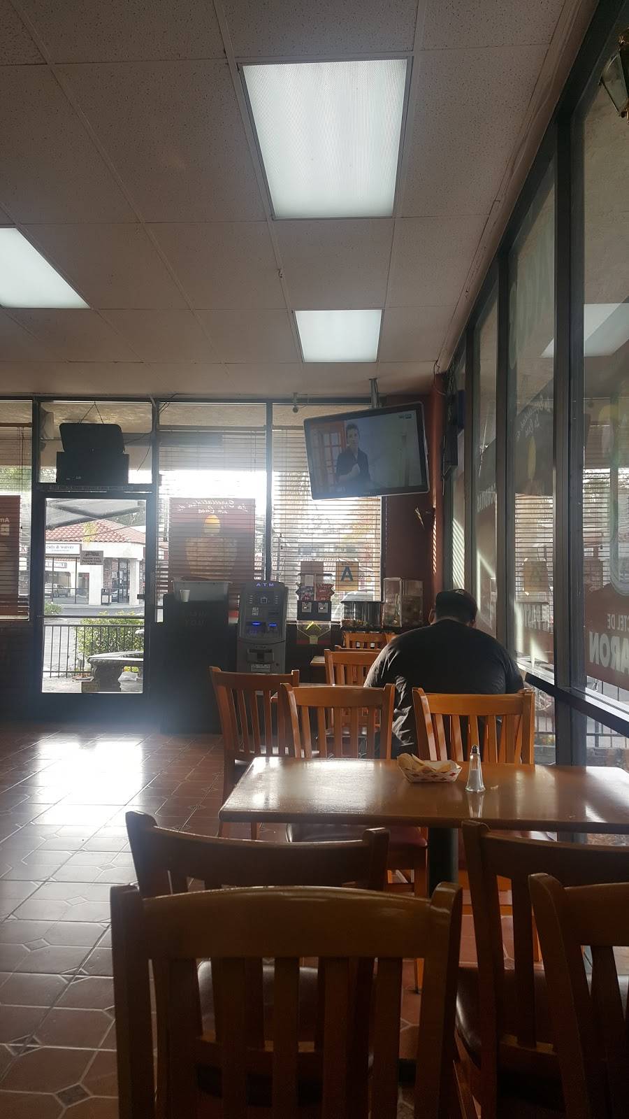 Las Delicias | restaurant | 22928 Lyons Ave, Newhall, CA 91321, USA | 6612871512 OR +1 661-287-1512