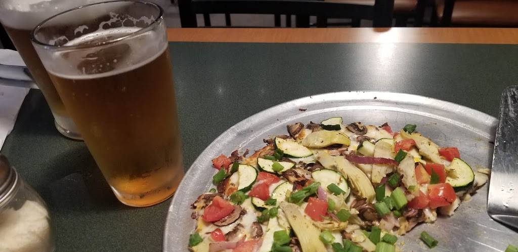 Round Table Pizza | meal delivery | 4035 S Mooney Blvd, Visalia, CA 93277, USA | 5596255030 OR +1 559-625-5030