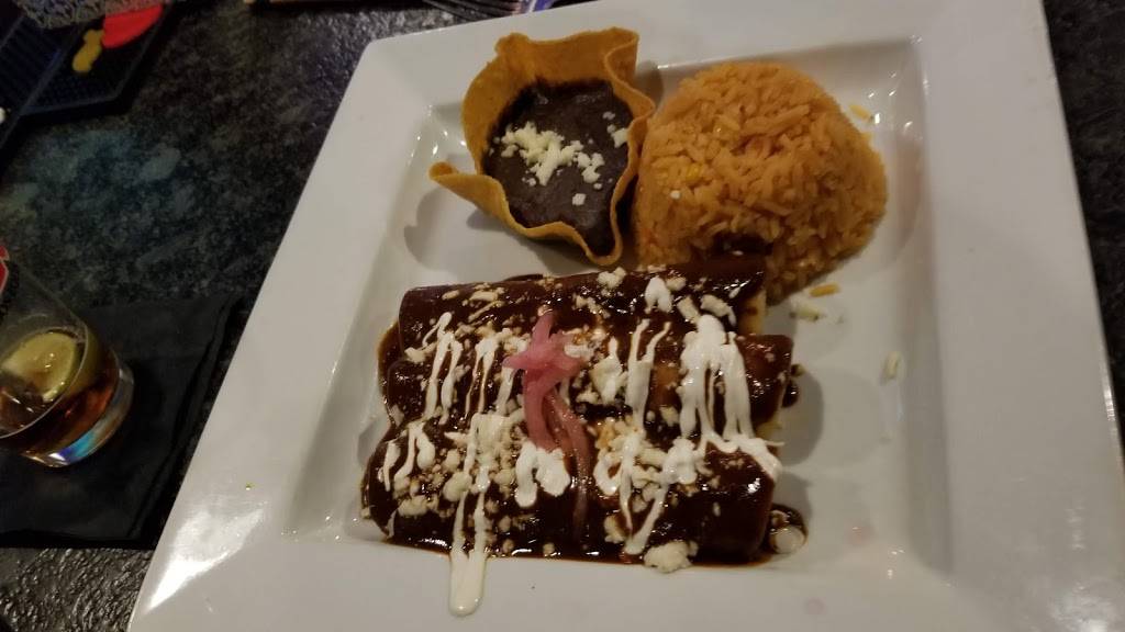 Hola Restaurant & Tequila Bar | restaurant | 154 Turnpike Rd, Southborough, MA 01772, USA | 5084602058 OR +1 508-460-2058