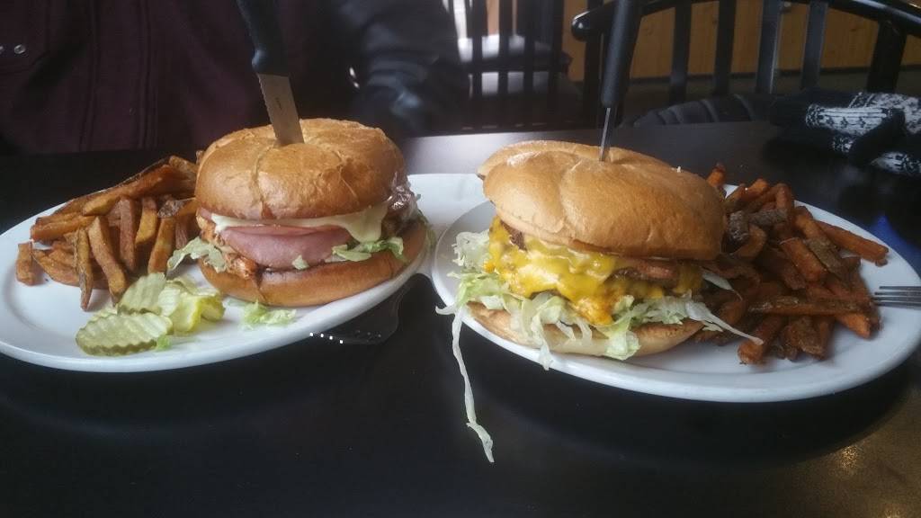 Fatsos Bar & Grill | restaurant | 3205 Martin Way E, Olympia, WA 98506, USA | 3604919066 OR +1 360-491-9066