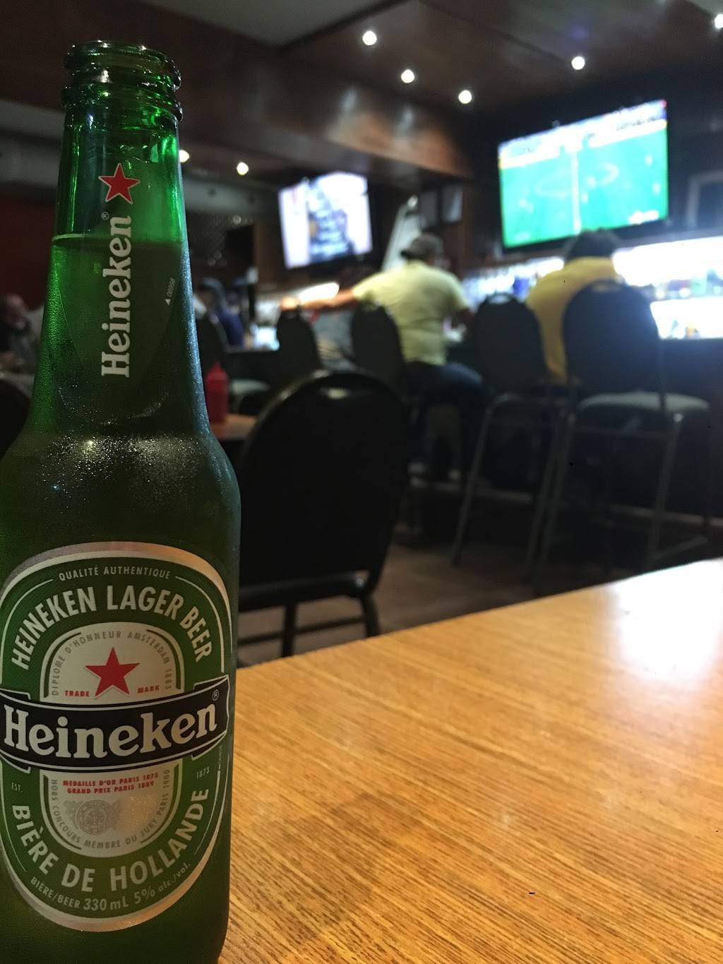 Crave Restaurant and Bar | restaurant | 816 Sheppard Ave W, North York, ON M3H 2T1, Canada | 4163984553 OR +1 416-398-4553