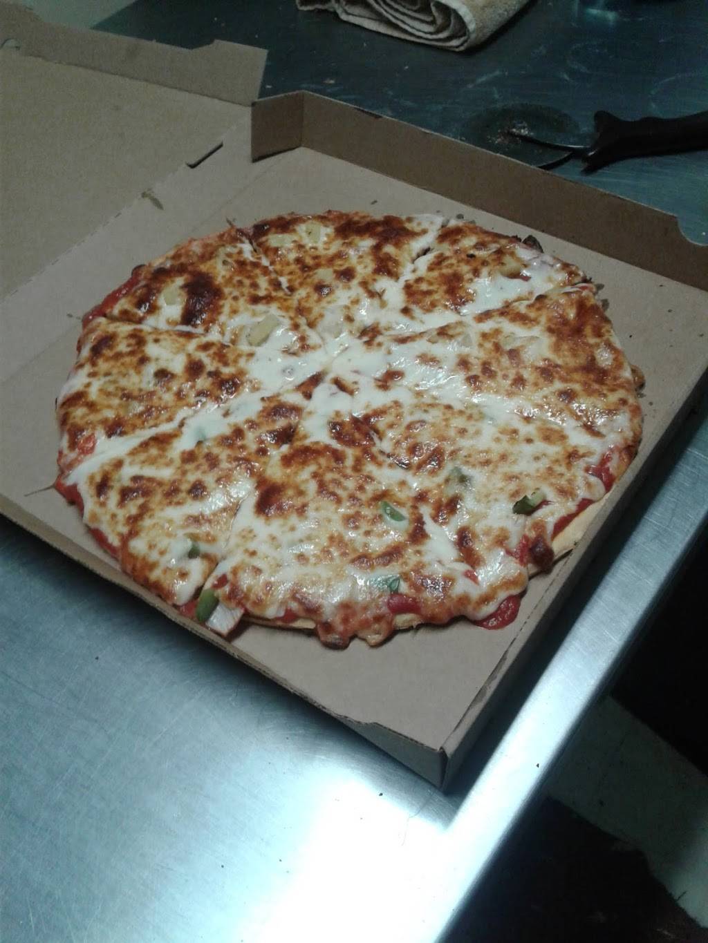 Chets Pizza | restaurant | 21810 E Main St, Huntingdon, TN 38344, USA | 7319869705 OR +1 731-986-9705