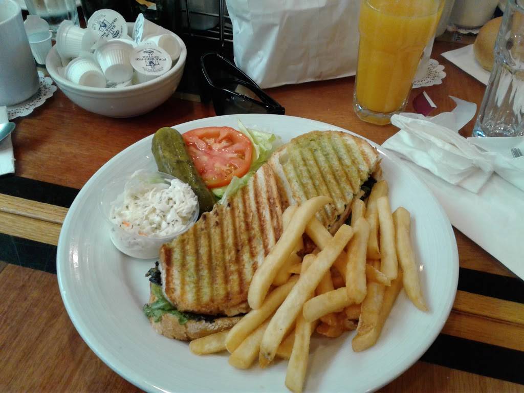 Egg Yolk Cafe | cafe | 100 S Neltnor Blvd, West Chicago, IL 60185, USA | 6302312370 OR +1 630-231-2370