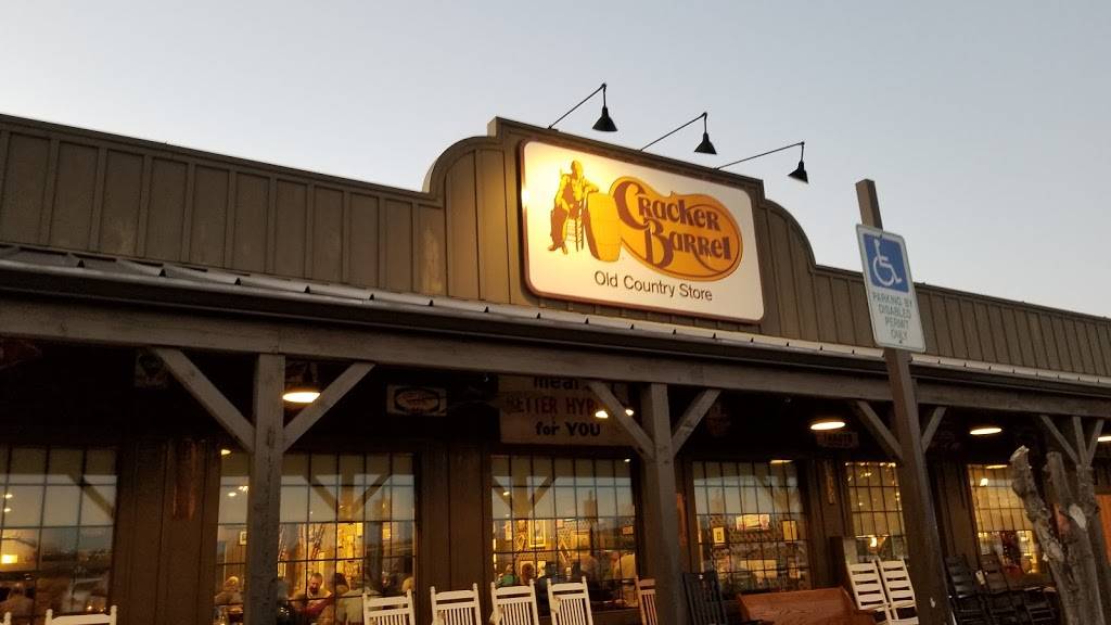 Cracker Barrel Old Country Store | restaurant | 225 Lakewood Dr, Batesville, MS 38606, USA | 6625636363 OR +1 662-563-6363