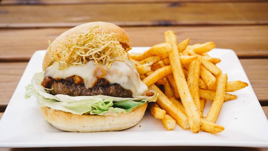 Connecticut Yankee | restaurant | 100 Connecticut St, San Francisco, CA 94107, USA | 4155524440 OR +1 415-552-4440