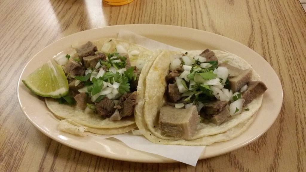 Fas Tacos | restaurant | 84 N Eastwood Dr, Woodstock, IL 60098, USA | 8153372688 OR +1 815-337-2688