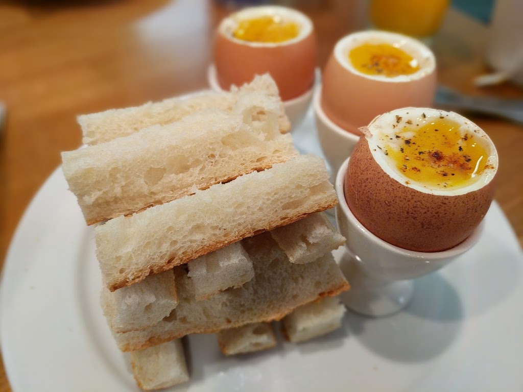 Maison Parisienne - French Café | bakery | 3307 N Clark St, Chicago, IL 60657, USA | 7738571636 OR +1 773-857-1636