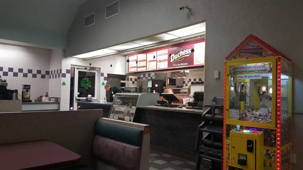 Duchess Family Restaurant | restaurant | 15 Meadow St, Naugatuck, CT 06770, USA | 2037239500 OR +1 203-723-9500