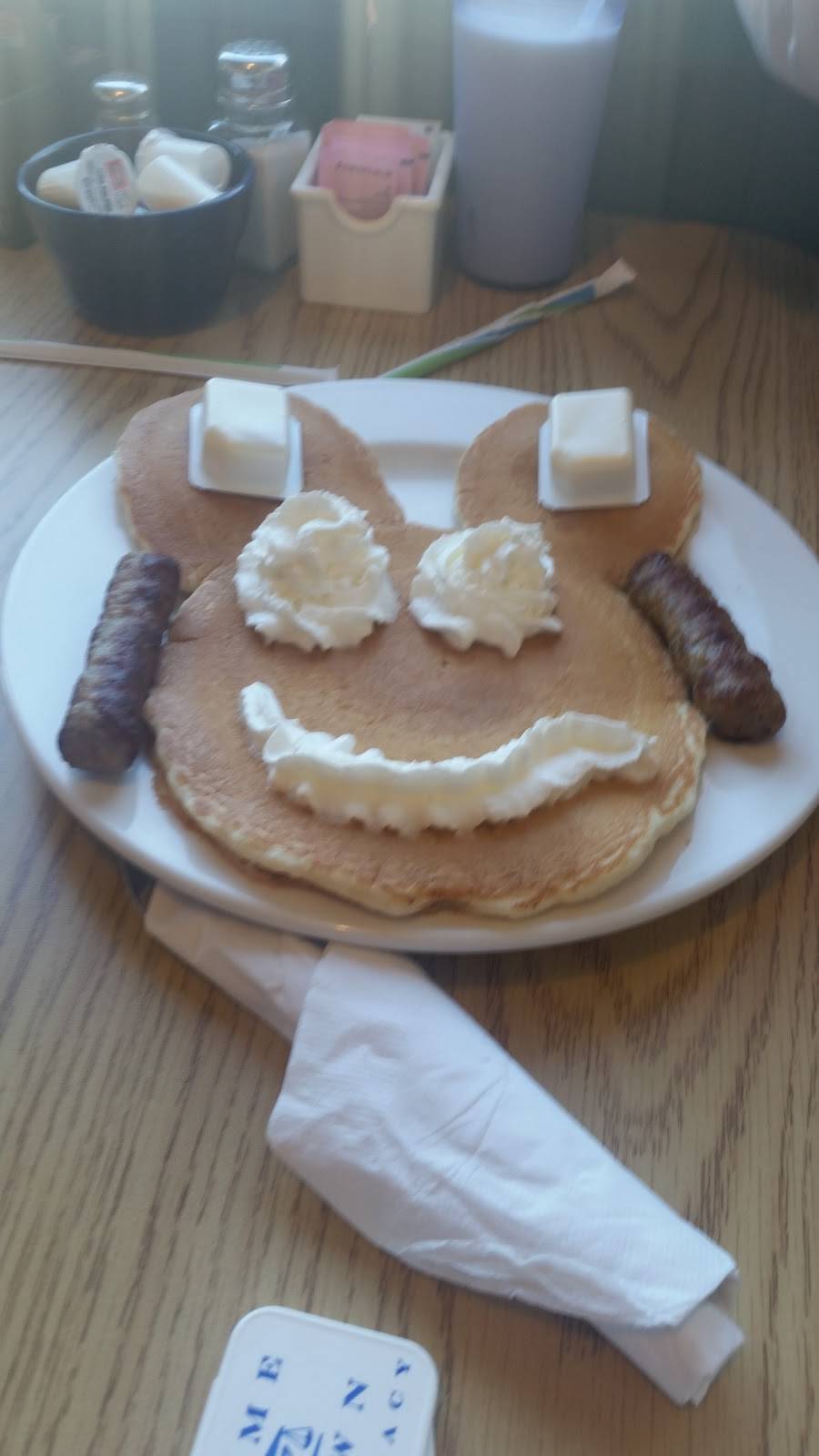 Corner Café | restaurant | 30 W Main St, Belleville, WI 53508, USA | 6084241714 OR +1 608-424-1714