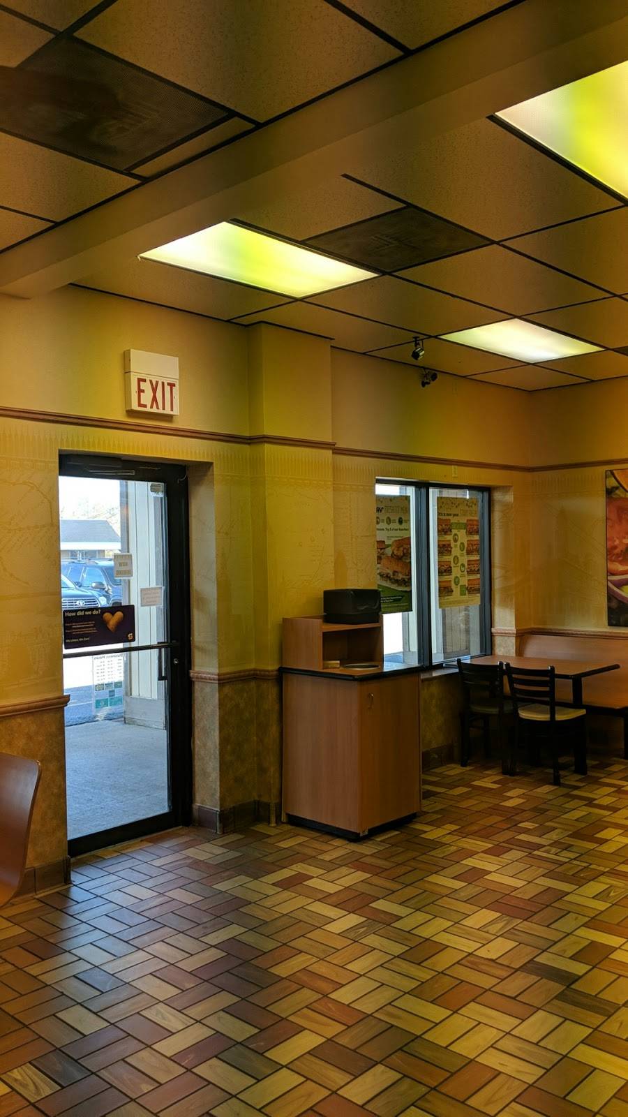 Subway | restaurant | 4020 Pontoon Rd, Pontoon Beach, IL 62040, USA | 6189313414 OR +1 618-931-3414