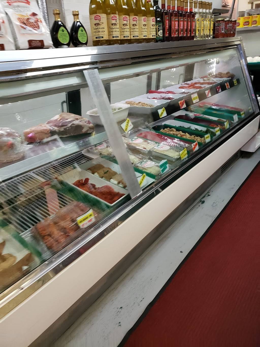 Fratelli Market | restaurant | 17 Cedar Heights Rd, Stamford, CT 06905, USA | 2033221632 OR +1 203-322-1632