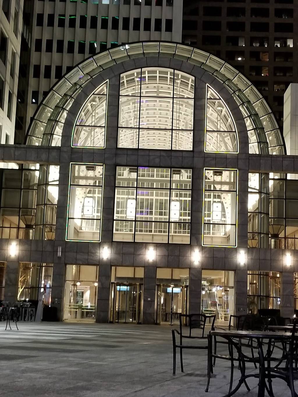 Just Fresh | restaurant | 101 S Tryon St #4, Charlotte, NC 28202, USA | 7043732253 OR +1 704-373-2253